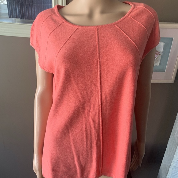 Top - Picture 1 of 2